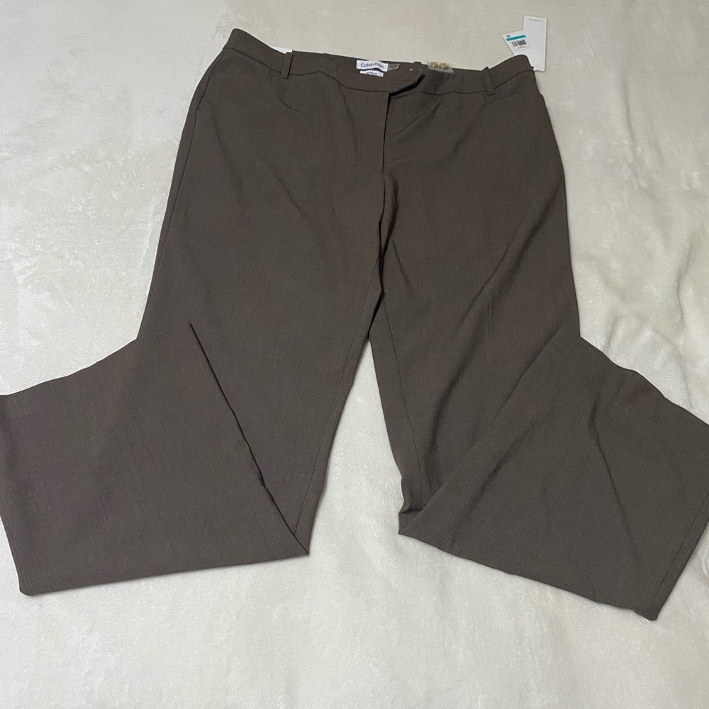 NWT Calvin Klein Modern Fit Women’s Tan Flare legs Dress Pants Size 16
